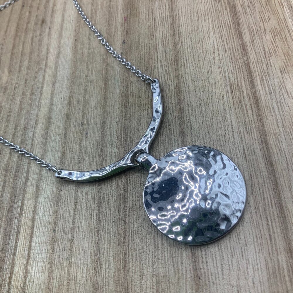 Lia Sophia Polished Hammered Silver Tone Disc Necklace - Picture 1 of 7